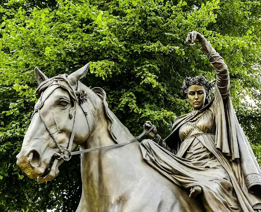 Banbury Fine Lady