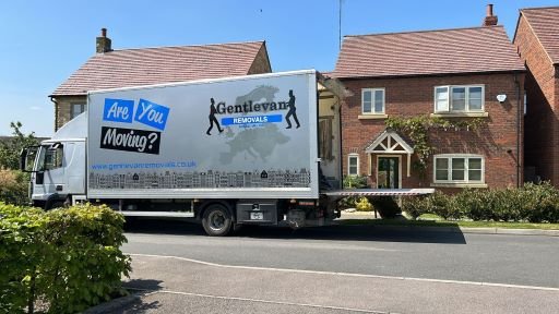10 tonne truck with tail lift