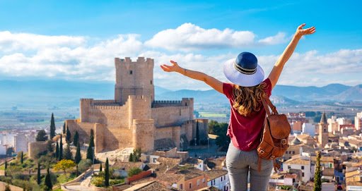 Alicante - holiday season peak times