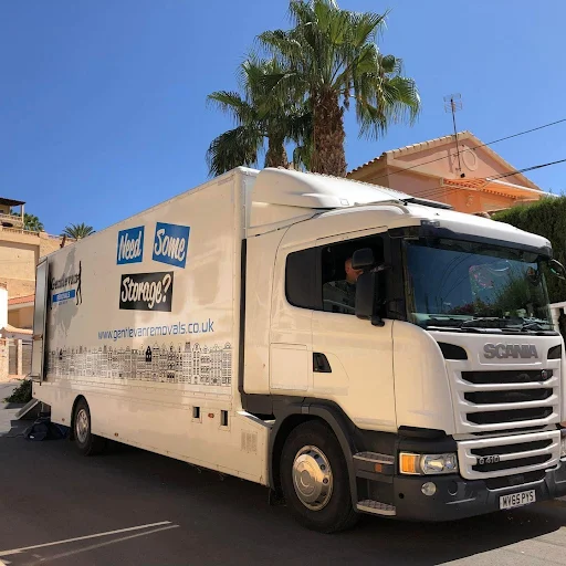 Unloading a lorry in Mazzaron